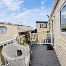 Cosy 6 Berth Caravan With Side Decking At Kessingland Beach, Suffolk Ref 90031Sv: Benacre şehrinde bir otel