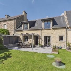 Maison avec jardin, 4 adultes 1 enfant، فندق في Pleurtuit