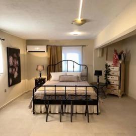 Anassa's Apartment - Άνασσα Διαμέρισμα, hotel i Áyios Adhrianós
