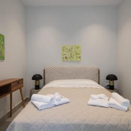 Limani Blue, Gytheio Charming Studios Steps from the Sea, hotelli kohteessa Gythio