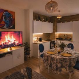 Artystyczny Picasso apartament z widokiem na jezioro i tarasem