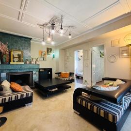 Shin Boutique Hotel with Mini Golf Terrace، فندق في Buriaki