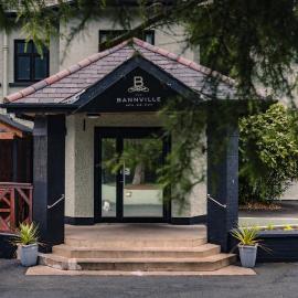 The Bannville Hotel – hotel w mieście Banbridge