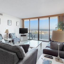 Sea Colony 5th floor condo with balcony & gym partial ocean view