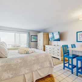 Oceanfront coastal escape at Sandbars with serene views AC