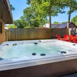 Pottsboro Retreat - Hot Tub & Game Room, khách sạn ở Pottsboro