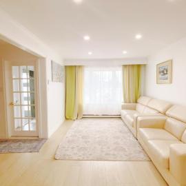 A comfortable Exquisite house with backyard ,parking