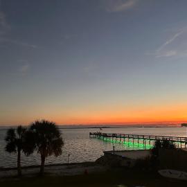 Waterfront Master Suite with Views of Barrier Island, hotel in Navarre