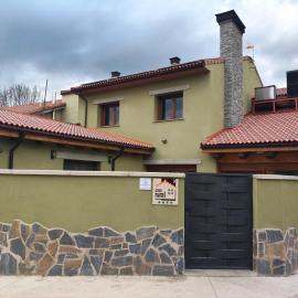 Casa Rural Del Valle Estrecho, hótel í Triollo