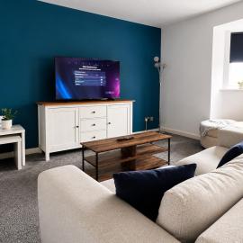 Modern 2BR Glasgow Apartment With 2 Bathrooms & Free Parking