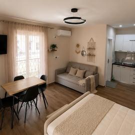 Golem Beachfront Apartment