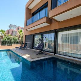 Villa Jack Beach - Beachfront & Private Pool, hotel in Dar Bouazza