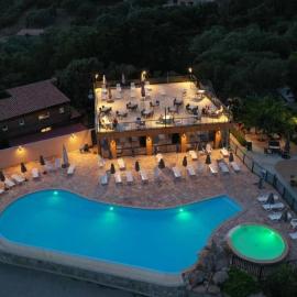 Camping 4 étoiles - Piscine - ccbfiee, khách sạn ở Olmeto