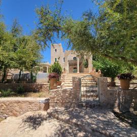 Dar Ez-zine, hotel a Ounara