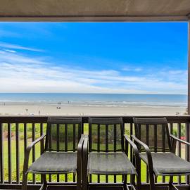Beachfront Bungalow Noon Check In Ocean View Pool, hotel in Myrtle Beach