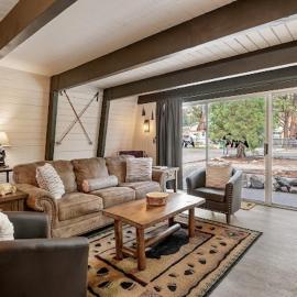 Cozy Pet Friendly Big Bear Cabin, hotel a Big Bear City