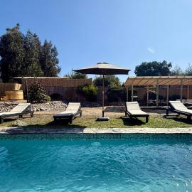 Casa-jardín Luz de Botellas -piscina-jacuzzi-sauna