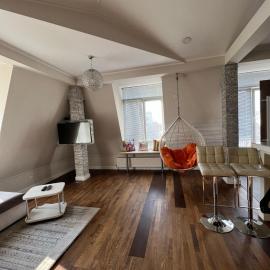 Columna Central Properties