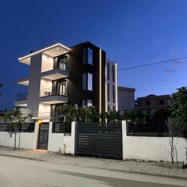 Hotel Aluor, hotel in Vlorë