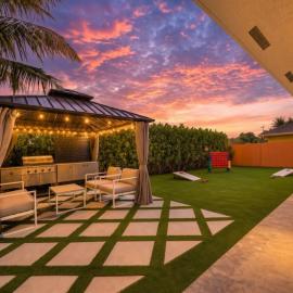 4BR Home Sleeps 14 BBQ and Outdoor Space, hotel u gradu 'Hialeah'