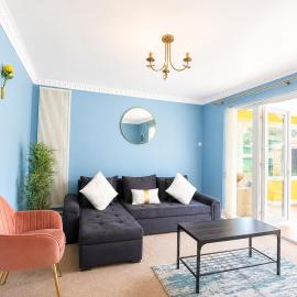 Detached Spacious 6 Bedroom Home in Ashford - Free Parking 3x