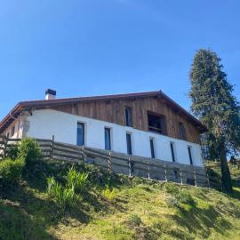 Country loft Zarautz- San Sebastián, hotel em Aia