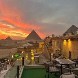 Hermes On The Spot Pyramids Hotel