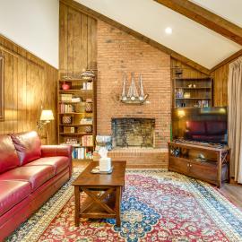 3 Mi to Dtwn Cary! Spacious Home w/ Deck & Grill, hotel in Cary