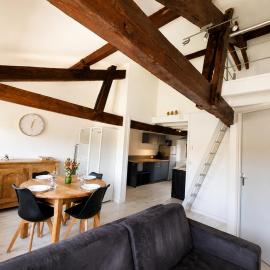 Appartement T3 vue place Vival - Coeur de Figeac médiéval - Parking