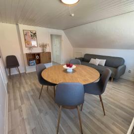 Hyggelig lejlighed i hjertet af Hirtshals, tæt på alt, khách sạn ở Hirtshals