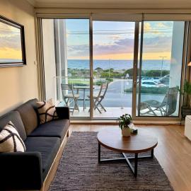 West Beach - Beachfront Apartment, hôtel à West Beach