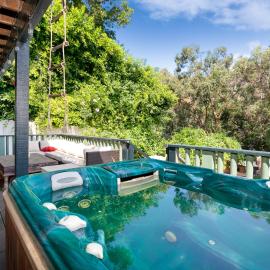 2 bedroom Enchanted Hollywood Hills getaway