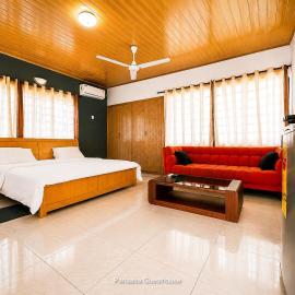 PANAASA GUEST HOUSE، فندق في Akosombo