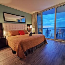 Oceanfront Paradise Sleeps 10 w Stunning Sunrises, hotel v destinaci Myrtle Beach