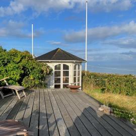 Bright Beach Villa With Sea Views To Hesselø Bay, ξενοδοχείο σε Vejby