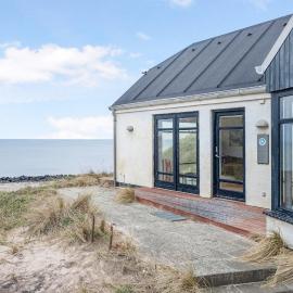 Beachfront Cottage With Panoramic View