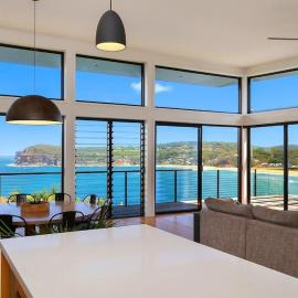 Luxury Family Beach House Sleeps 18 Best House and Views In Copacabana, hotel a Copacabana