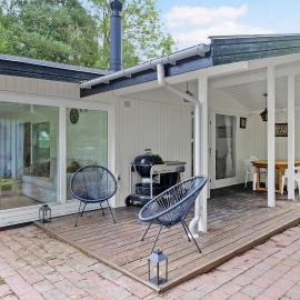 Newly Renovated Holiday Home In The Forest, hotel a Fakse Ladeplads