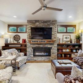 Modern McCall Home 3 Kings Firepit & Amenities, hotel in McCall