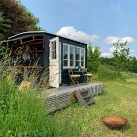Shepherd's Hut With Lake View In Ollerup