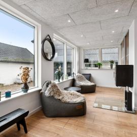 Modern House With Space For Relaxation, hotel in Åkirkeby