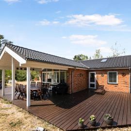 Cozy Newer Large Holiday Home In Snogebæk