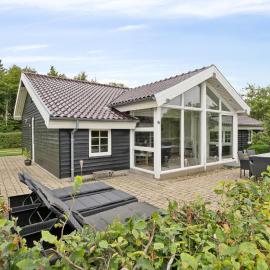 Sunny Fjord Cottage By Ringkøbing Fjord, hotel v destinaci Skjern