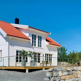 Sunny Cabin In Øysang Near Risør, hotel a Søndeled