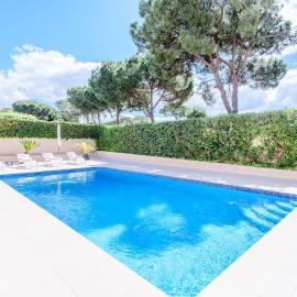Luxury Villa Albatros near Golf, Marina & Beach, hotel in Quarteira