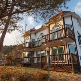 Hongcheon Vivaldi Castle: Hongcheon şehrinde bir otel