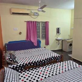 SivaSakthi Cottage 1BHK, hotel a Kuttālam