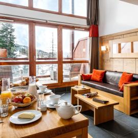 Mountain Panorama Apartment Retreat for 4