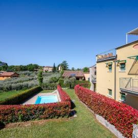 ApartmentsGarda - Volpara Essential Pool Living
