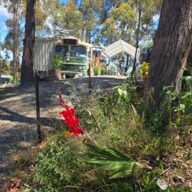 Banksia Bus, hotel i Longley Lower